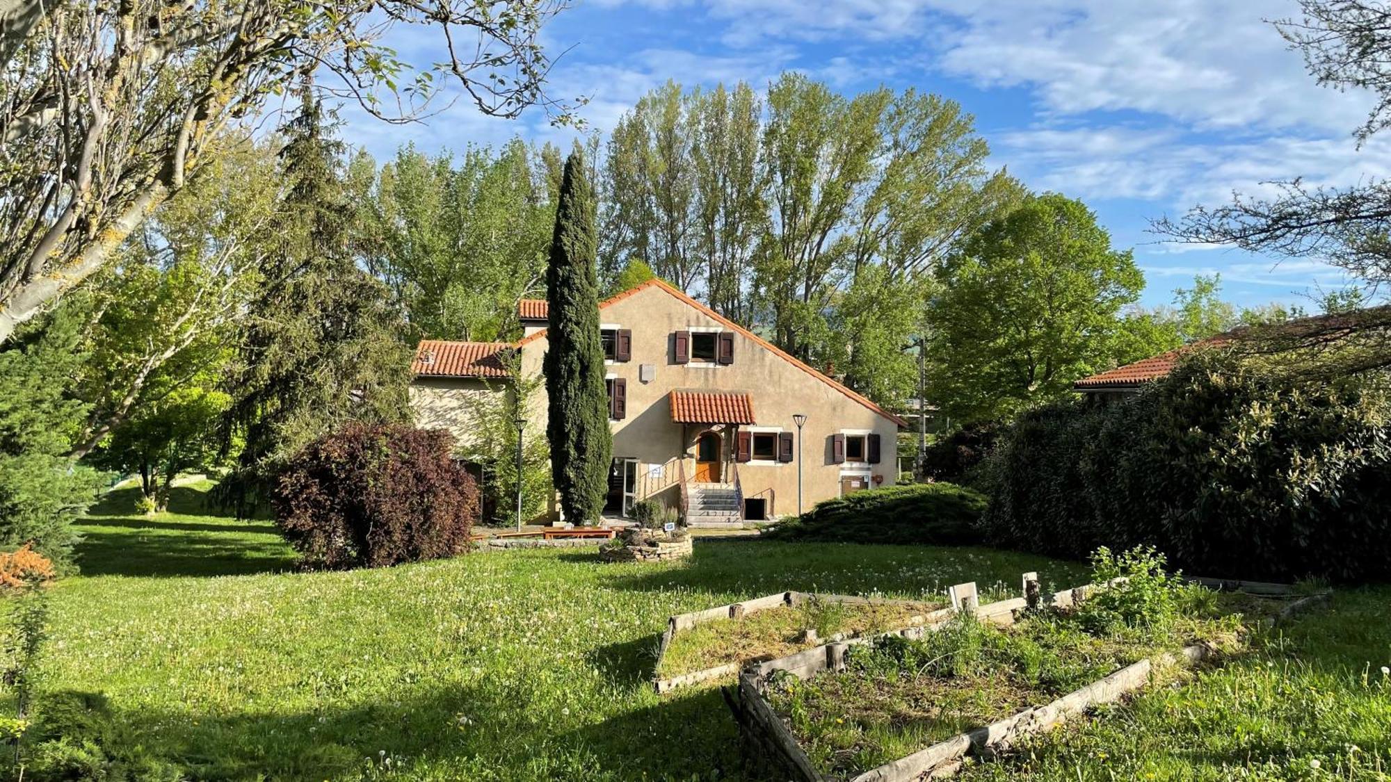 Auberge De Jeunesse Hi Millau La Maladrerie Экстерьер фото
